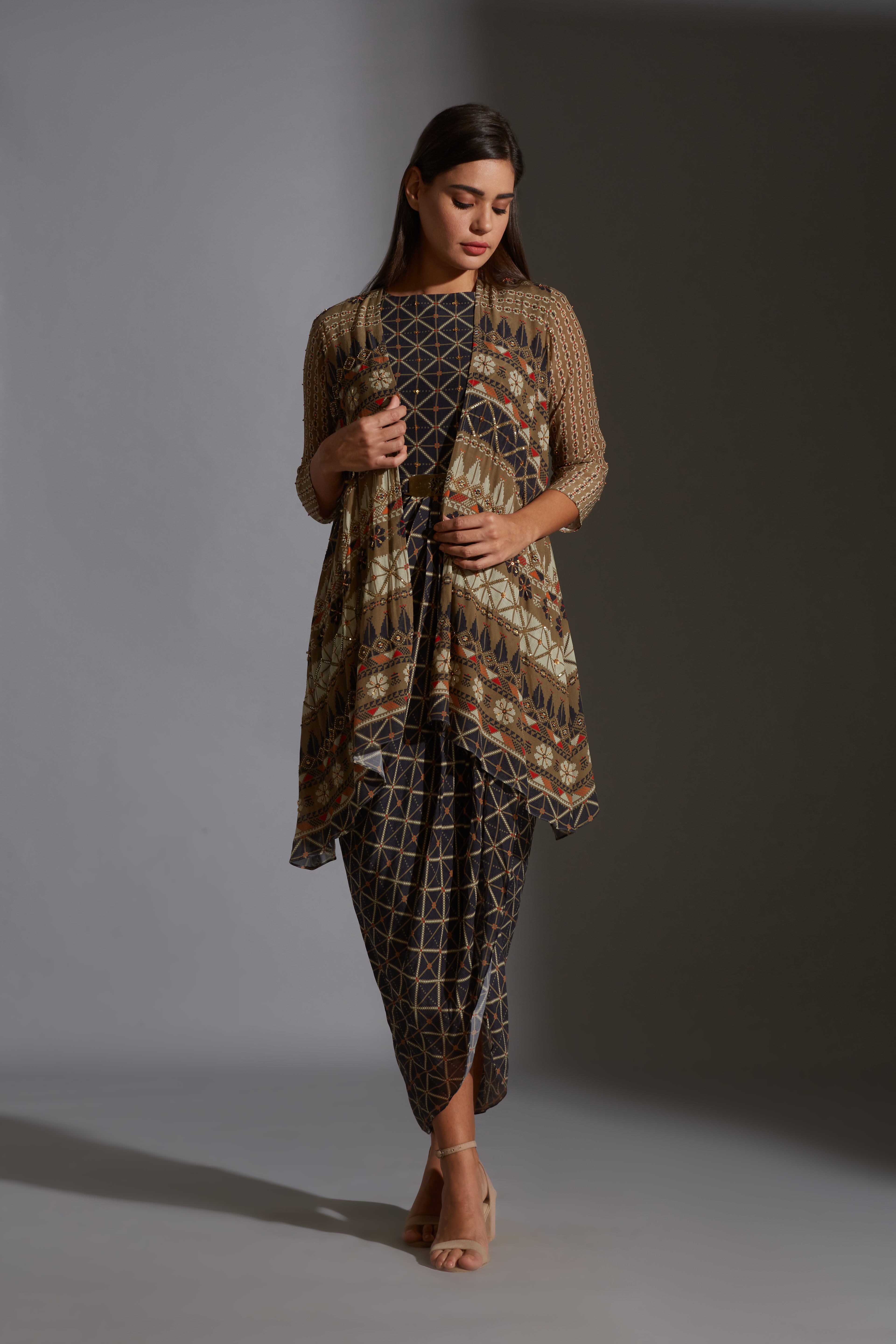 Tiraz Geometrical Printed Drape Dress And Jacket