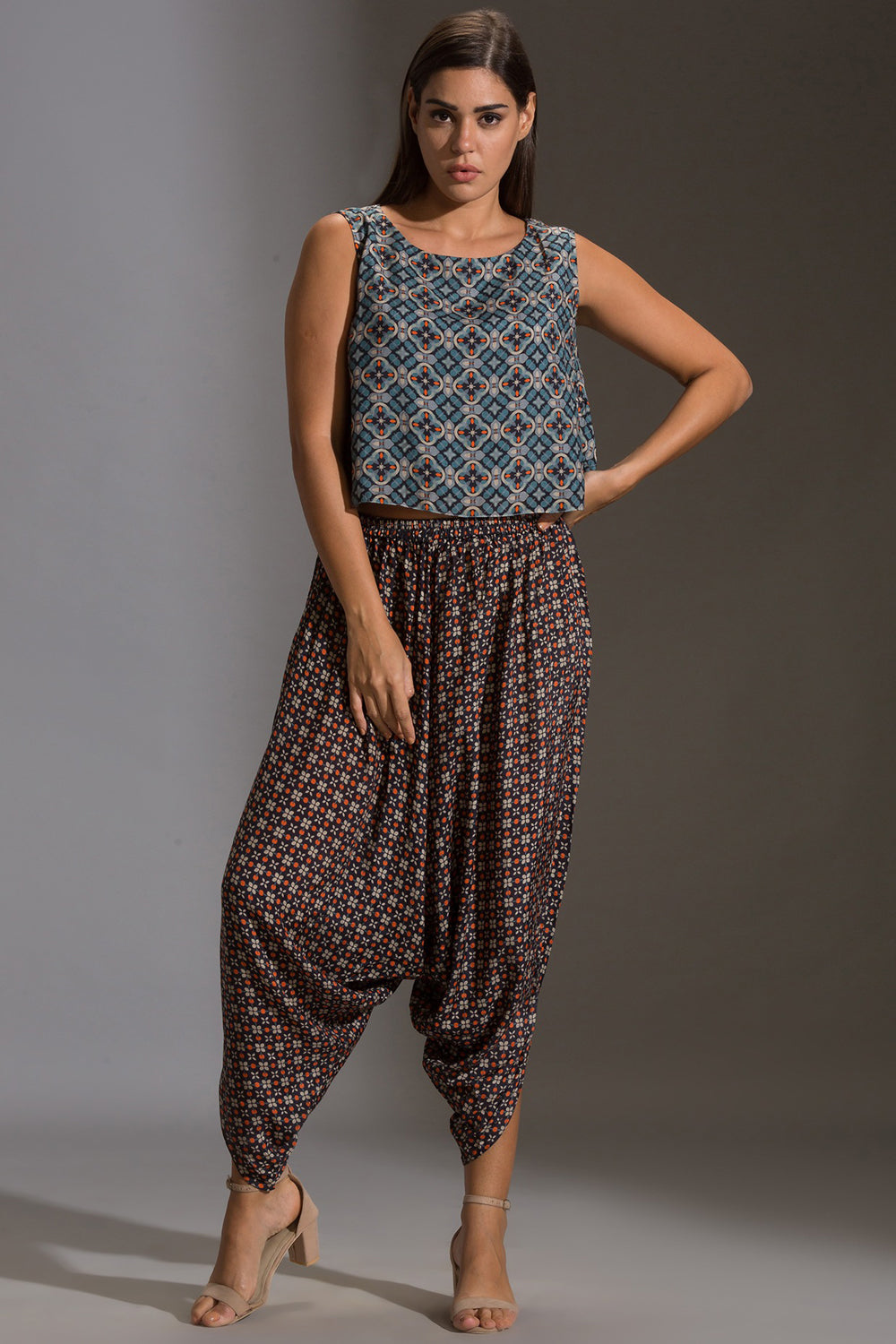 Arabesque Geometrical Print Dhoti Paired With Top And Cape