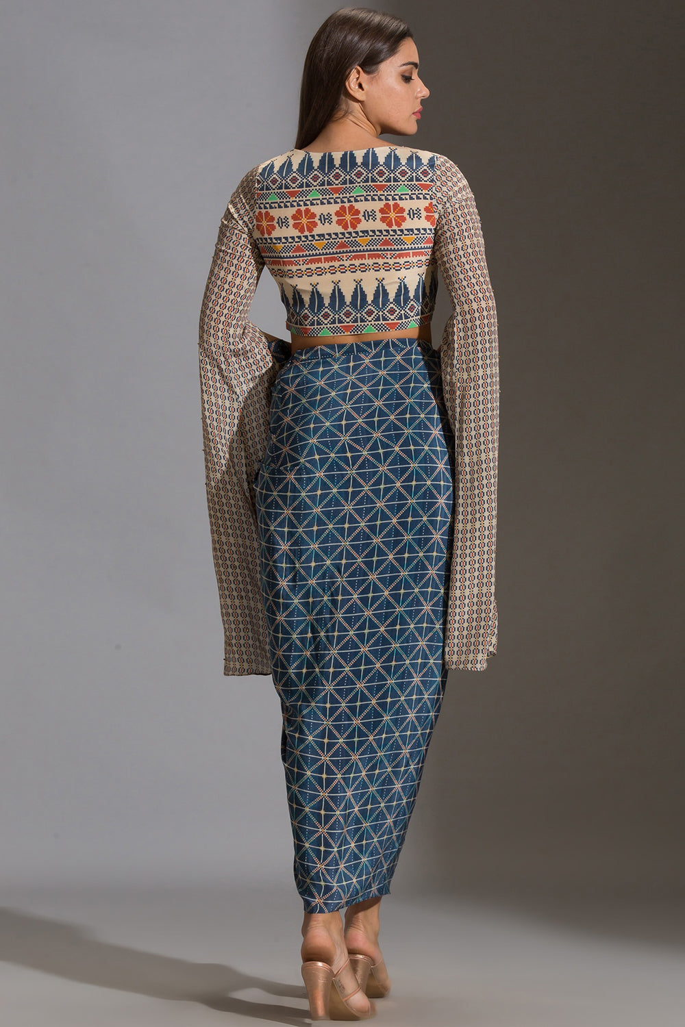 Tiraz Geomtrical Print Angel Sleeves Crop Top And Skirt