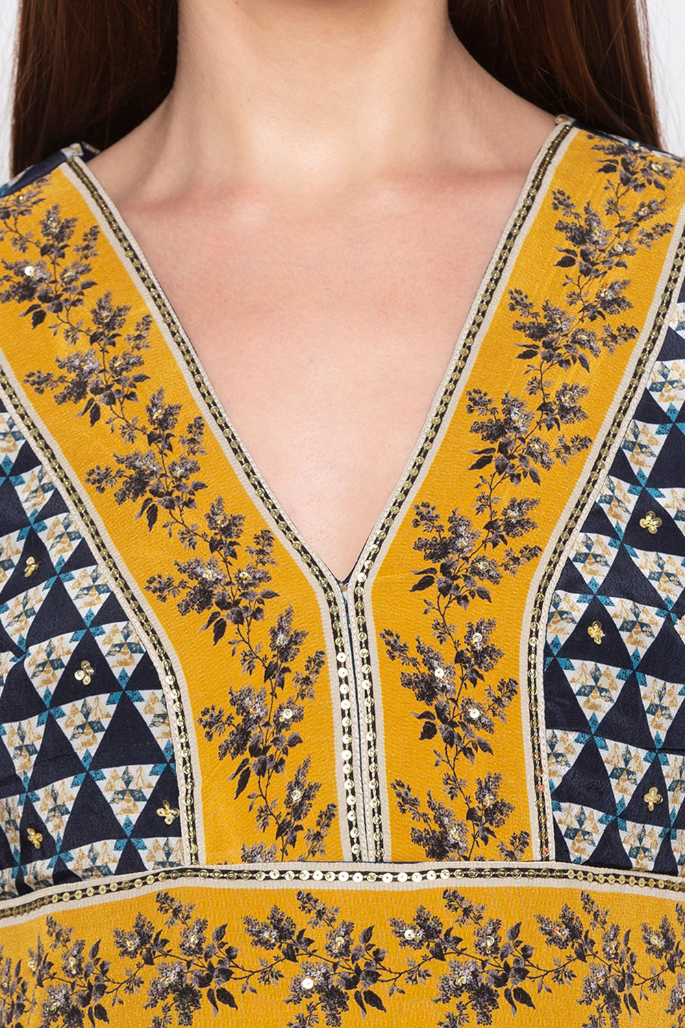 Printed Jumpsuit Highlighted With Embroidery On The Neckline And Waist